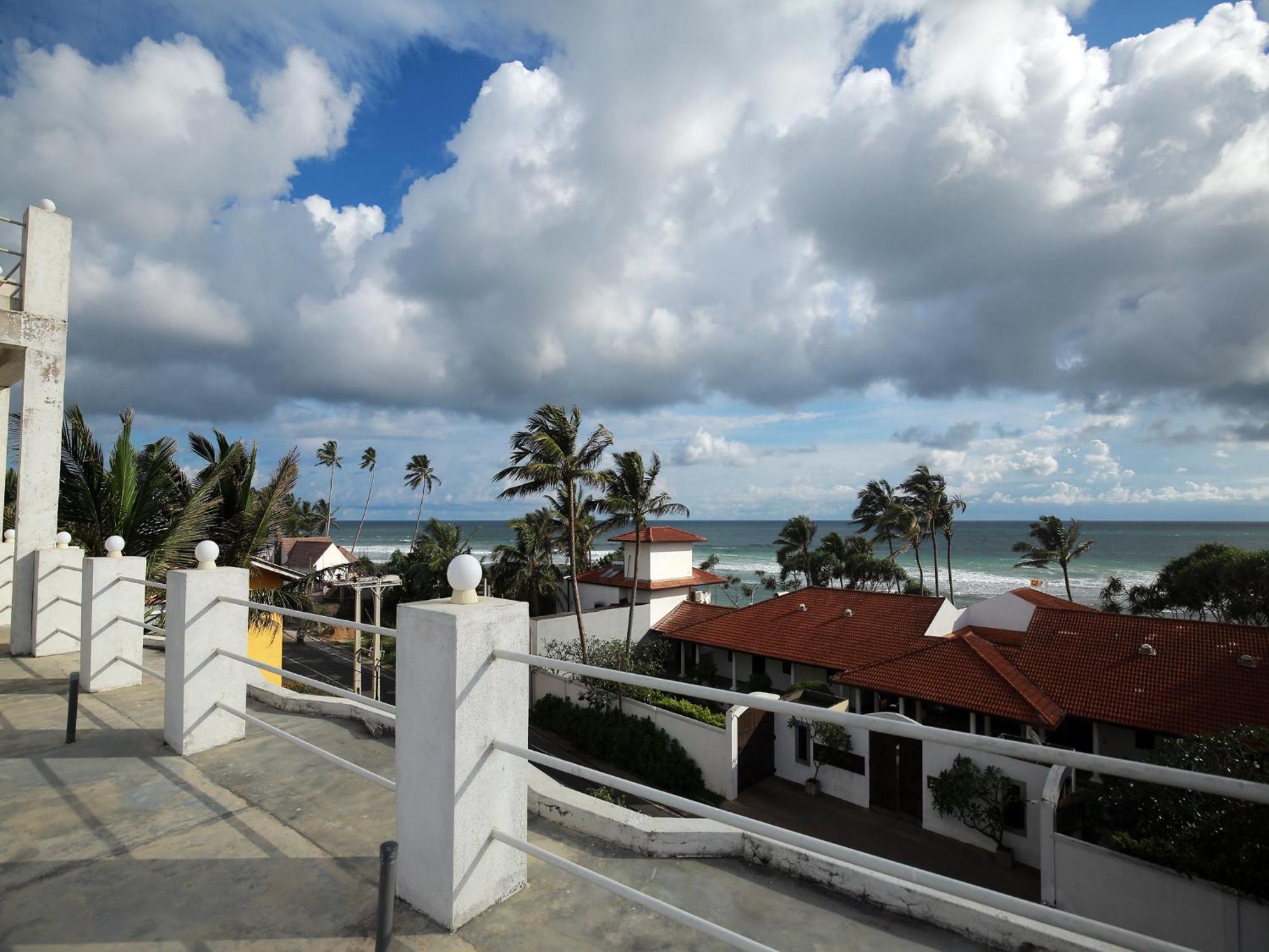 Crystal Oceanic Hotel Ahangama Exterior foto